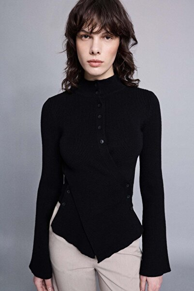 VATKALI Bluză tricotată cu croială asimetrică și închidere cu nasturi