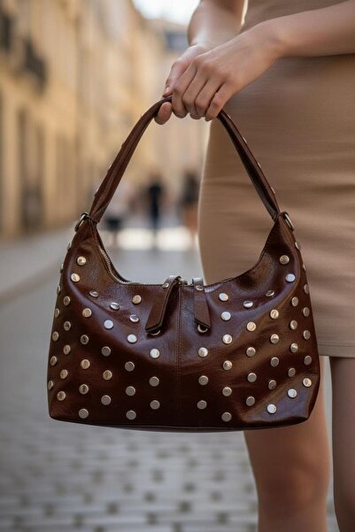 GIG Oval Strap Soft Leather Women's Hand and Shoulder Bag with Staple Accesso...