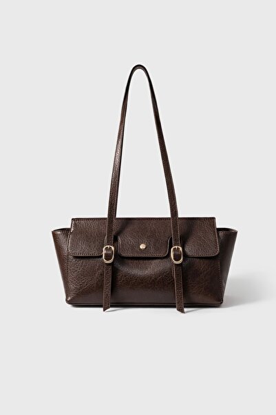 Çantacımstore حقيبة نسائية بتفاصيل مشبك باللون البني