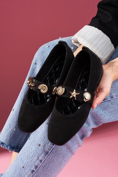 FUGA MODA حذاء باليه مارينا أسود من جلد الغزال مع حزام على شكل نجمة البحر