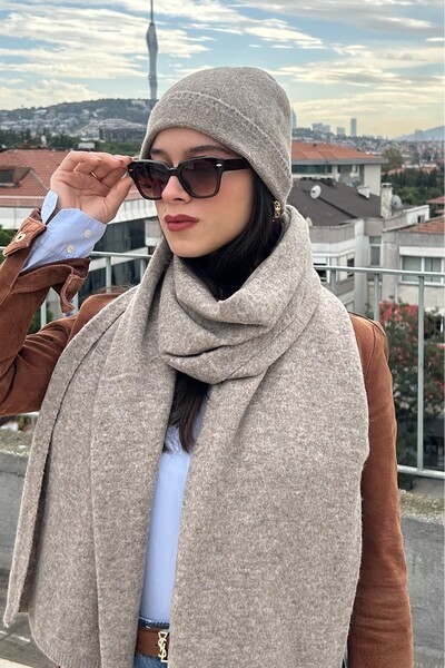 Mollycrush Women's Winter Ecru Scarf and Beanie Set |   Stylish Knitting Set