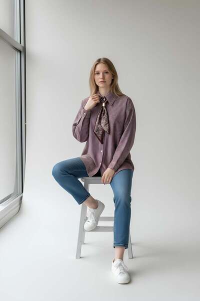 zenne قميص مخطط مع إكسسوارات وشاح باللون الأحمر الداكن - 8035