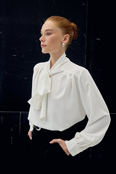 Sateen Accessory Detailed Scarf Blouse - Ecru