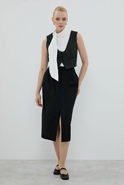 Roman Çift Pileli Önü Yırtmaçlı Midi Boy Etek Siyah K2615028_001