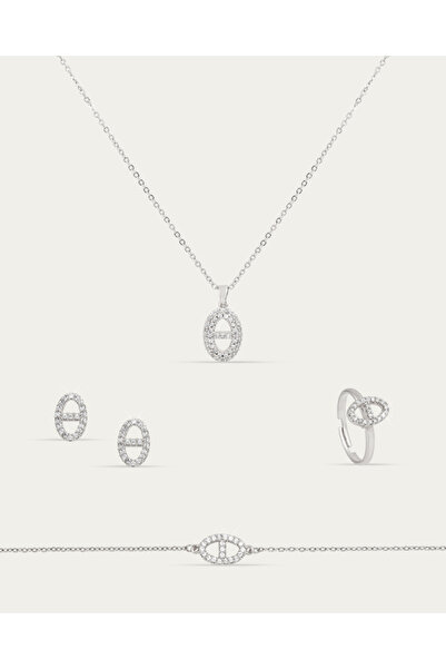 Un طقم اكسسوار نسائي ناعم تصميم عالمي ماسي مطعم بالزركون