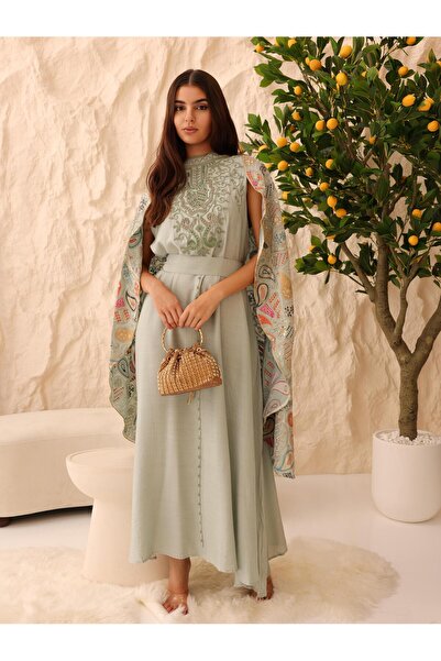 IKKXA جلابية فاخرة مطرزة بالورود