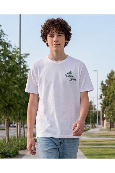 REDTAG تيشيرت أبيض مطبوع كبير الحجم للأولاد الكبار