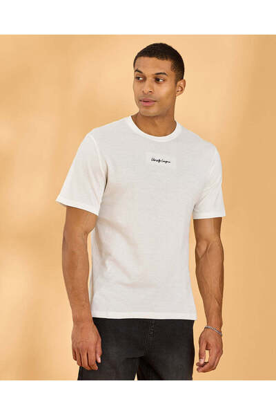 REDTAG تي شيرت رجالي أبيض مطبوع