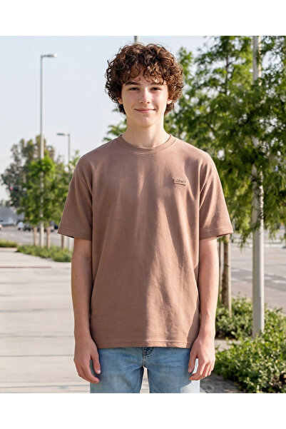 REDTAG تيشيرت بني سادة للأولاد الكبار