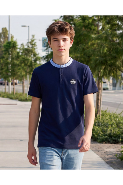 REDTAG تيشيرت رجالي كبير الحجم بياقة صينية باللون الكحلي