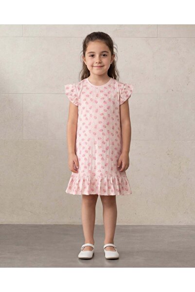 REDTAG قميص نوم للبنات باللون الوردي الفاتح بنقشة الفراولة الكاملة