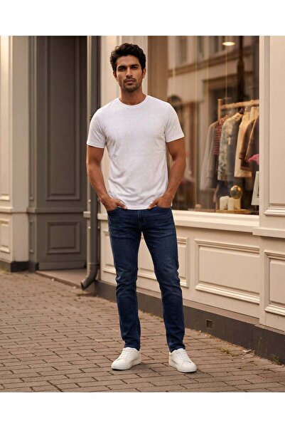 REDTAG تي شيرت رجالي أبيض مطبوع