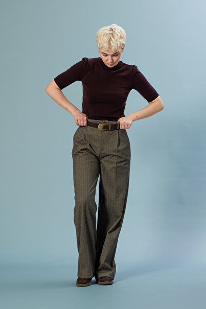 Nisan Balon Kisa Kollu Tri̇ko Kazak