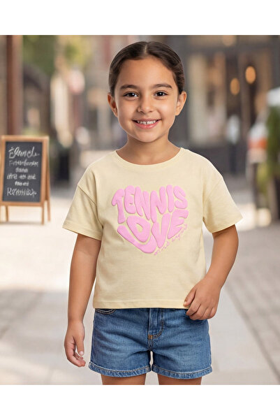 REDTAG تيشيرت بناتي أصفر مطبوع عليه صورة حب التنس، بقصة مربعة