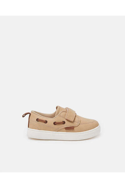 REDTAG حذاء رياضي بيج اللون للأطفال الرضع الأولاد مزود بشريط لاصق