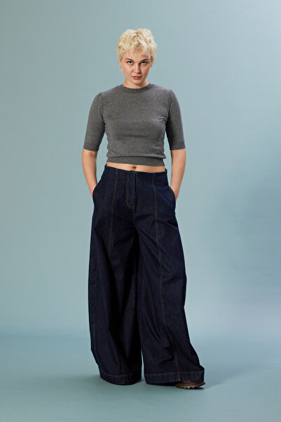 Nisan Balon Kisa Kollu Tri̇ko Kazak