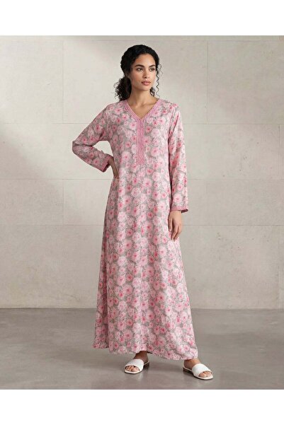 REDTAG قميص نوم نسائي وردي اللون بنقشة بنقشة زهور رقبة على شكل حرف V