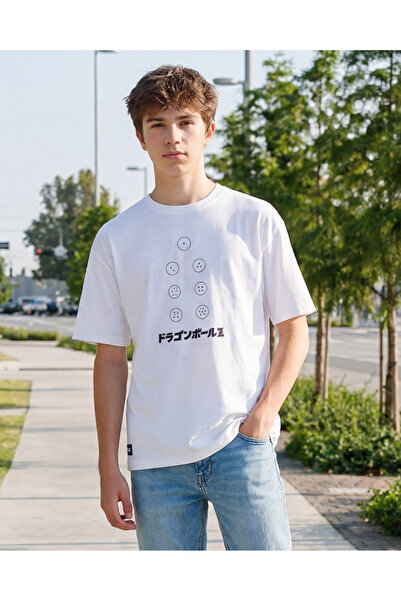 REDTAG تيشيرت أبيض كبير الحجم مطبوع عليه شعار دراغون بول زد للأولاد الكبار