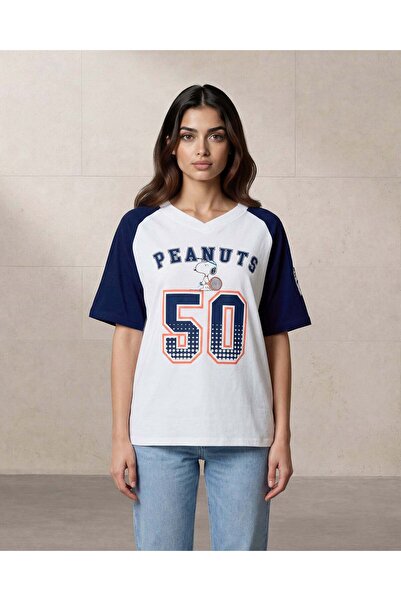 REDTAG تيشيرت رياضي نسائي عاجي اللون واسع بأكمام زرقاء متباينة