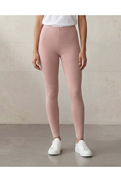 REDTAG بنطلون بقصة قصيرة باللون الموف للنساء