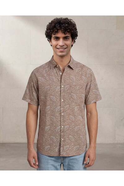 REDTAG قميص رجالي بني اللون مطبوع بالكامل بأكمام قصيرة