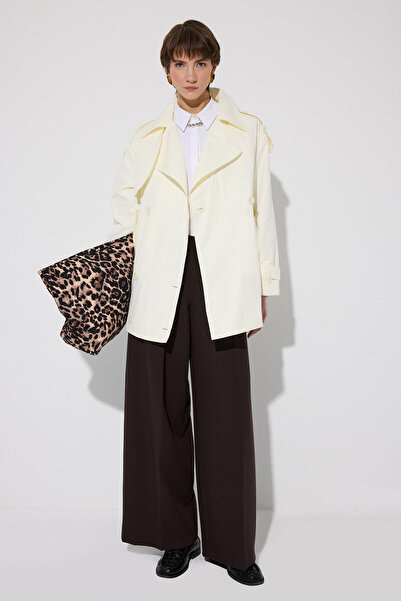 Touché Privé Double Breasted Short Trench Coat