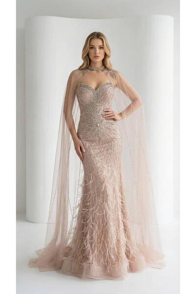 aşkın göksu Bej Straplez Yaka Komple Taş İşlemeli Otrişli Pelerinli Kadın Abiye