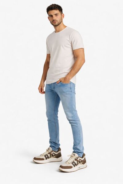 Line سنيكرز رجالي A23 – ستايل عصري بلمسة جريئة