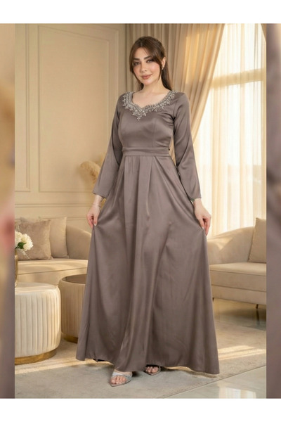 Nice Model Elegant Taupe Maxi Dress Crystal Embellished V-Neck Long Sleeve Fo...