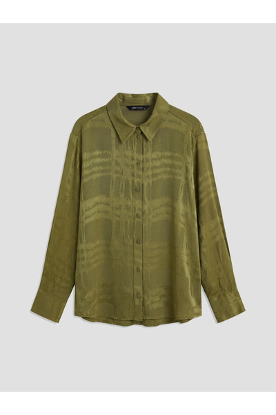 LC Waikiki قميص نسائي أخضر منقوش من الموسم الجديد من GÜLİS GİYİM