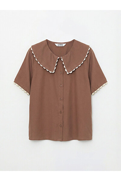 LC Waikiki قميص بناتي من مجموعة إلسيفا باللون البني ذو ياقة بيبي وأكمام قصيرة