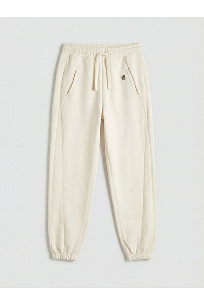 LC Waikiki بنطلون رياضي للأولاد من مجموعة إلسيفا باللون البيج