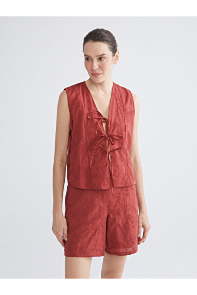 LC Waikiki منتجات فريزن ستور التي لا مثيل لها I V بلوزة مطرزة بفيونكة