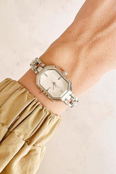 OQQO Chrona Cornered Case Gray Women's Wristwatch