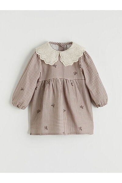 LC Waikiki فستان موسلين للفتيات الصغيرات مطرز بياقة بيبي روبا من UZG STORE