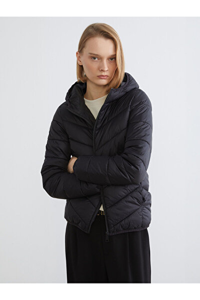 LC Waikiki Peak New Season Hooded Women's Puffer Jacket