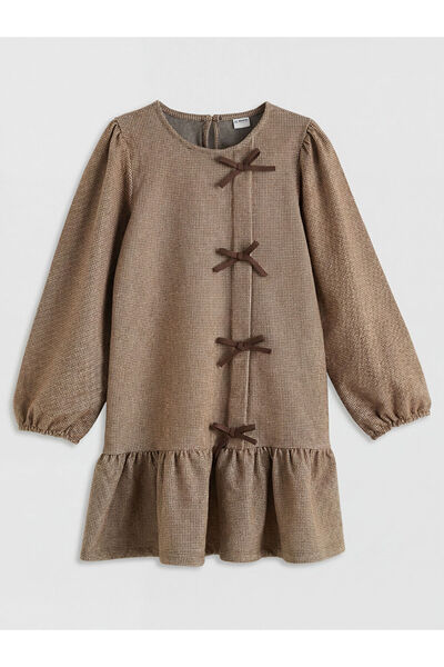 LC Waikiki RMZ GİYİM فستان بناتي مطرز بنقشة مربعات وياقة روبا مع تفاصيل فيونك...