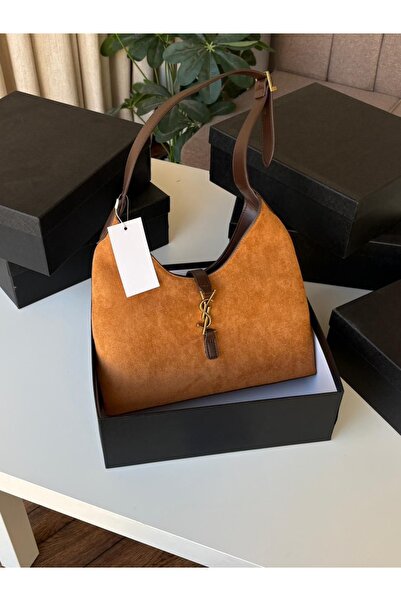 Ropi Elegant Clutch Bag with luxurious designs