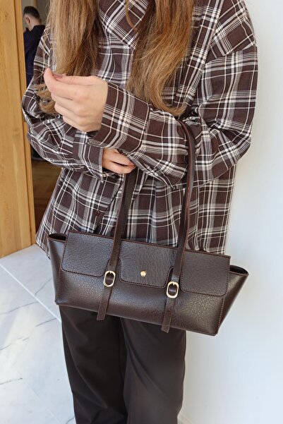 Tina İstanbul Ορθογώνια καθημερινή τσάντα ώμου με αγκράφα ζώνης, καφέ χρώμα