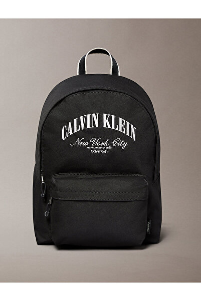 Calvin Klein Erkek Grafik Detaylı Capsule Round Sırt Çantası