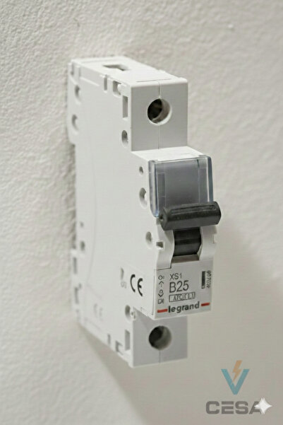 cesaa elektirik SİGORTA Legrand xs1 B25 tipi 25 Amps otomatik sigorta