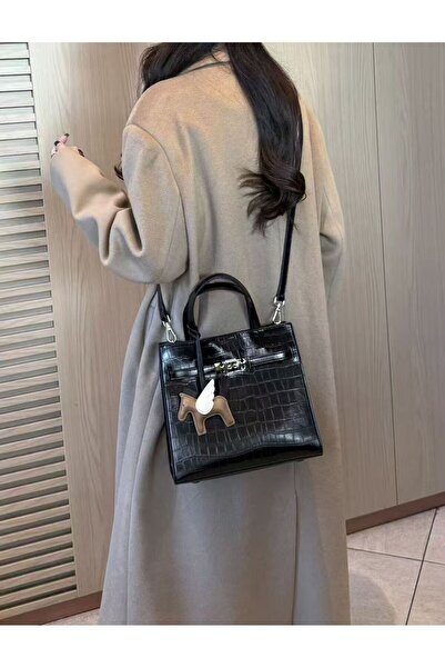 BELLEKSA Rania's handbag