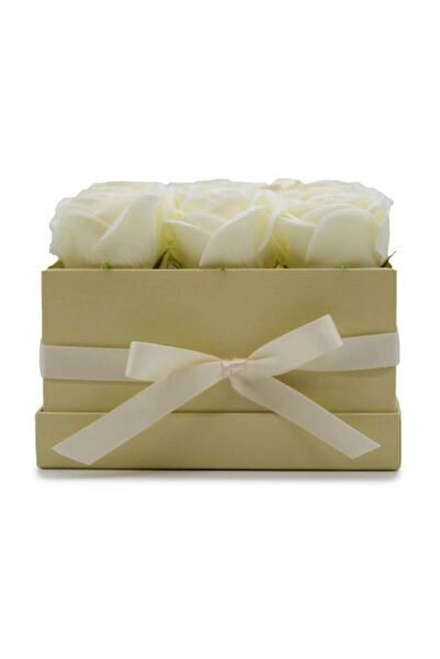 Manolex Aranjament de 9 trandafiri albi parfumați din săpun în cutie premium