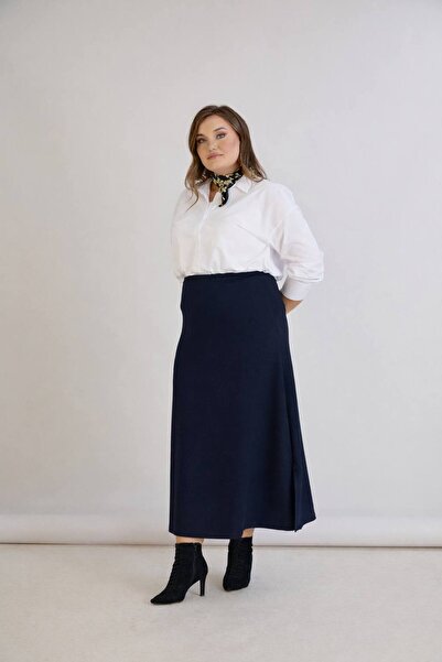 TUSSE Fusta elegantă, de culoare uni, moale, cu șliț, care nu se vede prin ea...