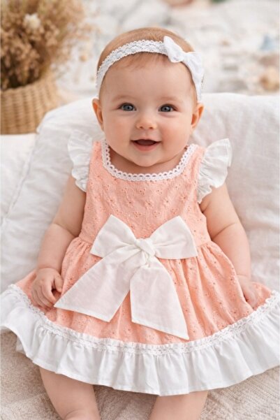 Pure Boutique Елегантна рокля за момиче в сьомгово бяло с бродерия от високок...