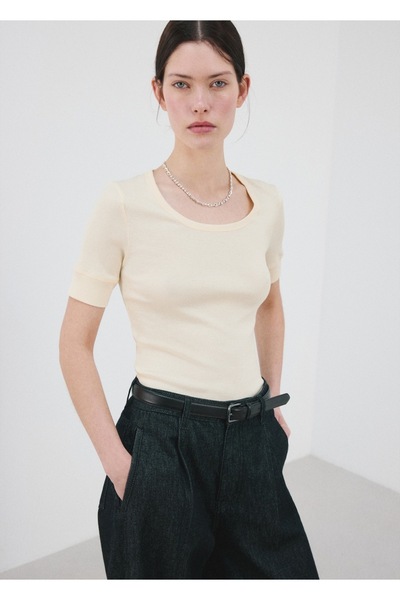 MANGO Woman Kısa kollu dar kesim tişört