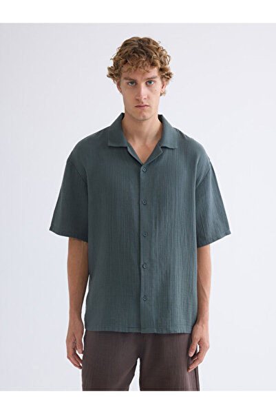 LC Waikiki Rmz Gi̇yi̇m Farkiyla Comfortable Fit Cuban Roba Collar Short Sleev...