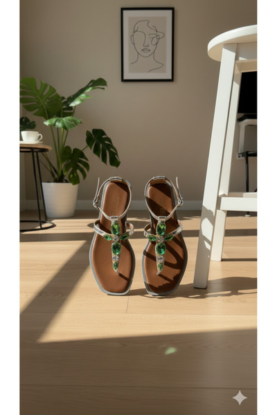 DARUGA Kadın Düz Tabanlı Şeffaf Taşlı Parmak Arası Yazlık Terlik