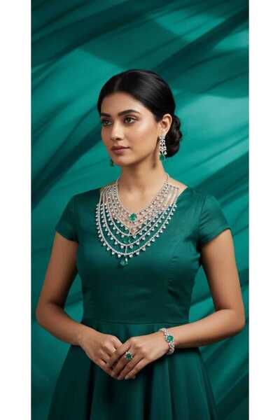 Arjwan Accessories A stunning women's jewelry accessory set