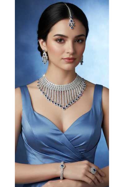 Arjwan Accessories A stunning women's jewelry accessory set